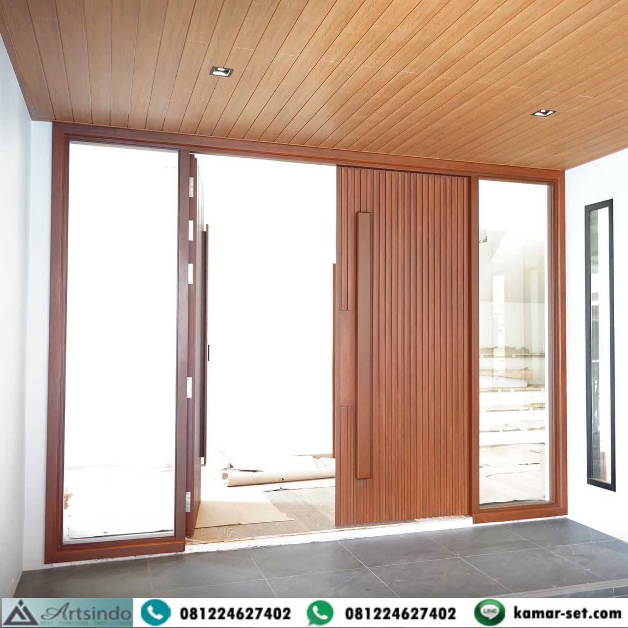 Pintu Utama Kupu Tarung Mewah Kayu Jati Motif Garis Vertikal